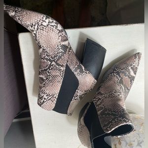 QUPID snakeskin booties